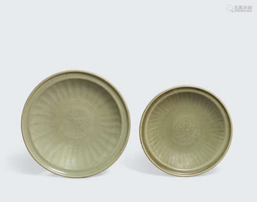 Ming dynasty Two longquan celadon dishes