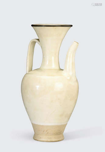 Northern Song Dynasty A Cizhou type white slip decorated stoneware ewer