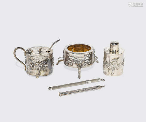 Late Qing/Republic period A group of five small silver objects