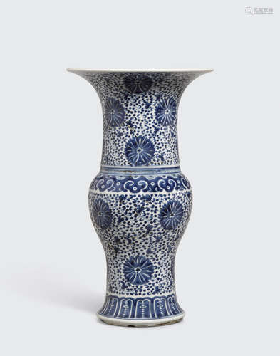 Chenghua mark, late Qing/Republic period A blue and white phoenix tail vase