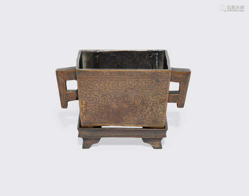 17th/18th century A BRONZE SILVER-WIRE INLAID RECTANGULAR CENSER AND STAND