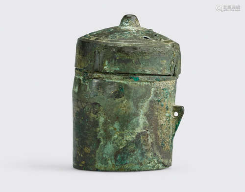 Han dynasty A cast bronze cylindrical box and cover