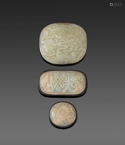 Qing dynasty A set of three jade plaques