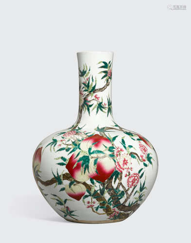 Qianlong mark, late Qing dynasty A large famille-rose stick neck vase, tianqiuping