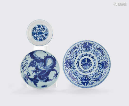 18th and 19th centuries a group of Three blue and white porcelain dishes