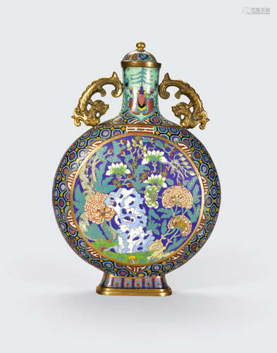 Qianlong mark, 20th century A cloisonné enameled moon flask vase and lid