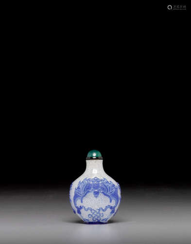 A Blue Overlay 'snowflake' glass Snuff Bottle