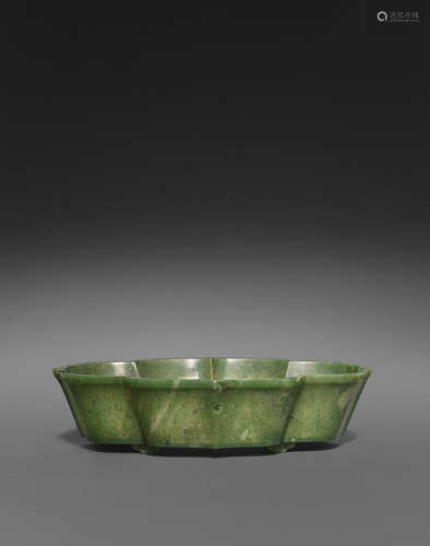 Late Qing dynasty A carved spinach jade foliate rim bowl