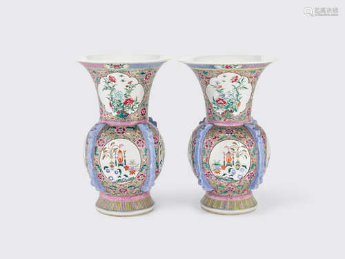 Late Qing/Republic period A pair of famille rose enameled porcelain vases