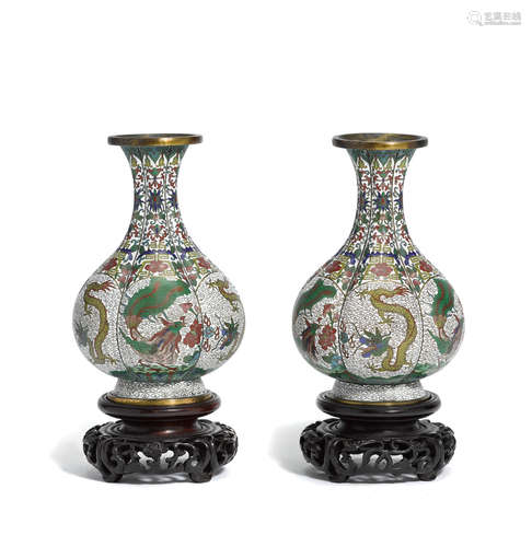 Laotianli marks, late Qing/Republic period A pair of cloisonné enameled vases