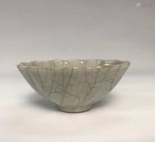 Qianlong Mark, A Ge Ware Bowl