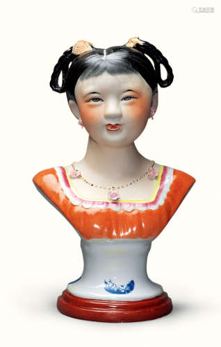 建国初 瓷塑少女人物像