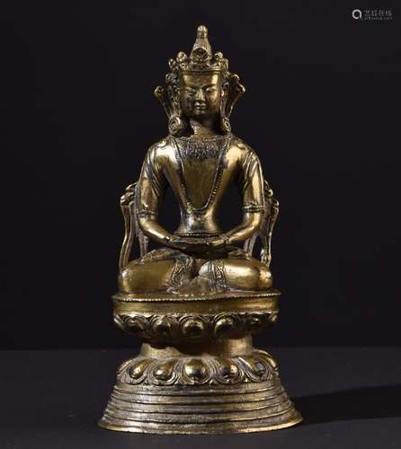 Buddha Amitabha. Chinese gilt bronze statue.