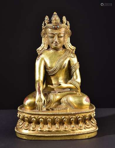 Crowned Buddha Shakyamuni. Impressive Tibeto-Chinese Buddhist statue.