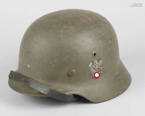 Stahlhelm M 40.