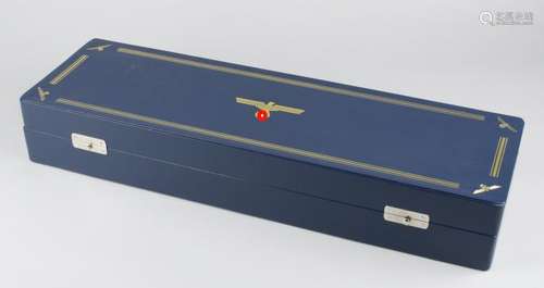 Cassette for the Marshal baton of the Luftwaffe. Made after 1945. 60 x 19 x 10 cm. Very nice condition.