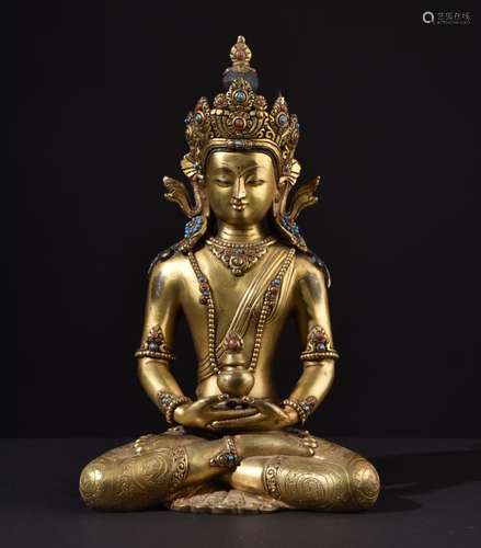 Buddha Amitayus. Imposing Tibetan or Chinese gilt bronze statue.