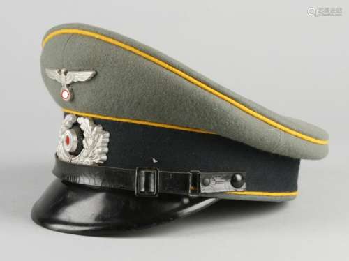Peaked cap for cavalry sergeants and cavalry crews
