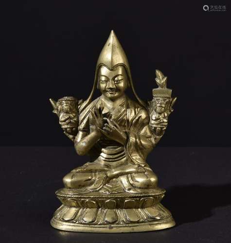 Lama Tsongkhapa. Old Tibetan or Chinese bronze Buddha statue.