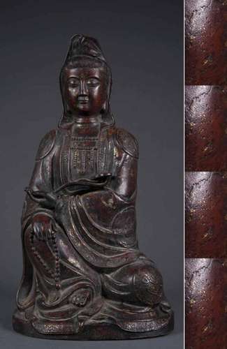 GRANDE SCULPTURE DE LA DEESSE DE LA COMPASSION EN BRONZE ECLABOUSSE D'OR, KANNON