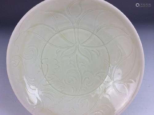 Chinese Song style porcelain dish, Ding style white