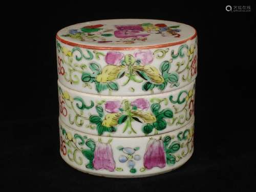 Chinese porcelain boxes, famille rose glazed