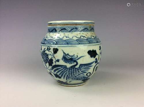 Chinese blue and white porcelain lidded pot