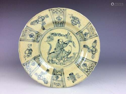 Chinese Ming style porcelain pate , blue and white