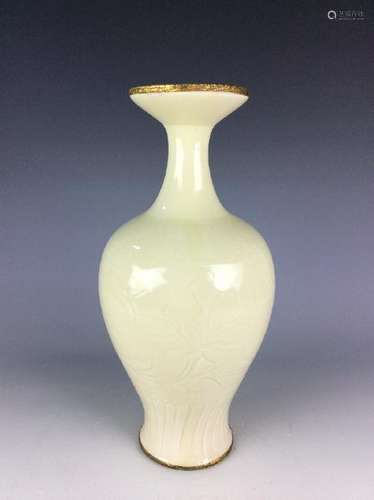 Chinese Ding kiln style vase