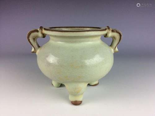 Chinese porcelain Song Guan style,  moon white  glazed,