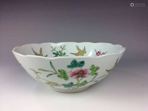 Fine Chinese porcelain famille rose bowl