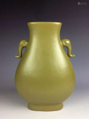 Chinese porcelain vase, tea dust glaze, marked