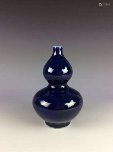 Fine Chinese cobalt blue double gourd bottle vase with