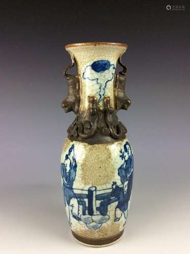 20C vintage Chinese porcelain vase, blue & white and