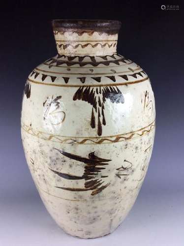 Large Vinatge  Song / Yuan Chinese porcelain jar,