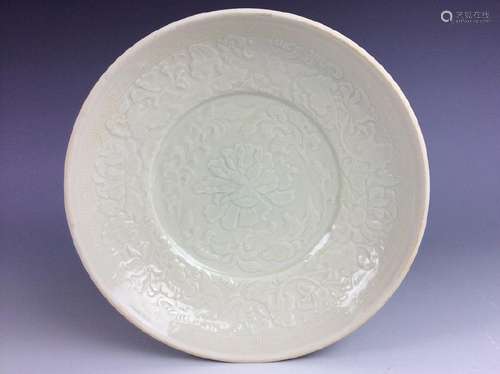 Chinese Guan kiln style porcelain plate