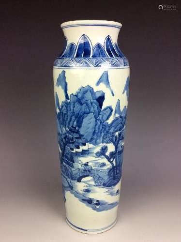 Kangxi style Fine Chinese Porcelain vase, blue & white