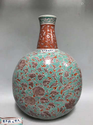 A XUANDE MARK RED AND GREEN RED FLAT VASE