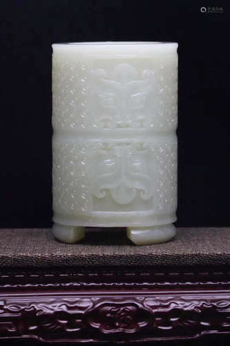 HETIAN JADE FINE CARVED PEN POT