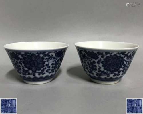 PAIR OF DAQING QIANLONG NIANZI MARK BLUE&WHITE CUPS