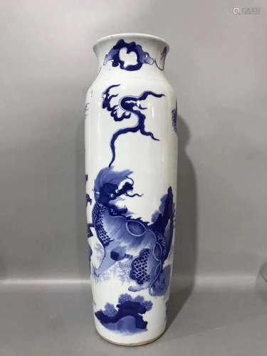 A BLUE&WHITE BARREL VASE