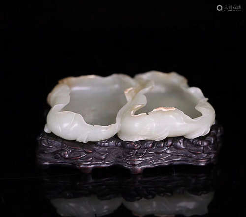 17-19TH CENTURY, A HETIAN JADE BRUSH WASHER, QING DYNASTY