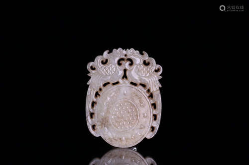 17-19TH CENTURY, A HETIAN JADE PENDANT, QING DYNASTY