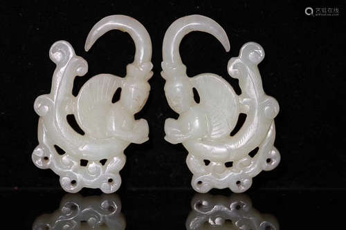 17-19TH CENTURY, A PAIR OF FAIRY DESIGN EARRINGS, QING DYNASTY