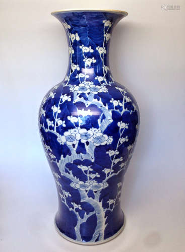 17-19TH CENTURY, A BLUE&WHITE GODDESS OF MERCY BOTTLE, QING DYNASTY