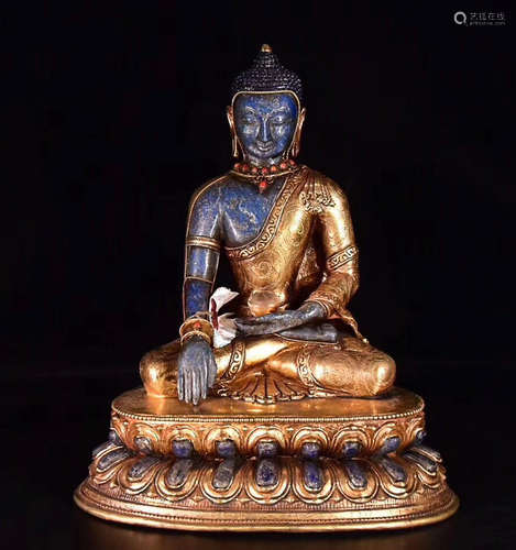 17-19TH CENTURY, A GILT BRONZE BUDDHA FIGURE, QING DYNASTY