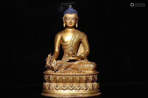 17-19TH CENTURY, A GILT BRONZE BUDDHA FIGURE, QING DYNASTY