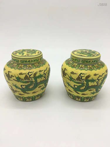 A PAIR OF MING DYNASTY 