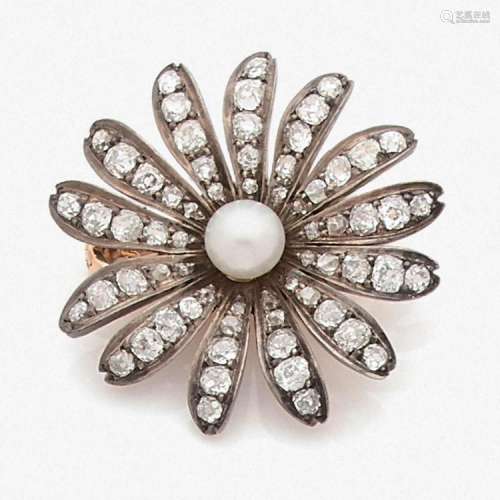 ANNÉES 1860 BROCHE FLEUR A diamond, natural pearl, silver and gold brooch, circa 1860.