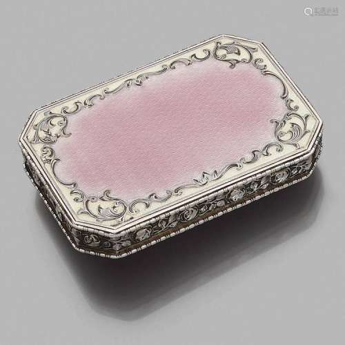 ANNÉES 1900 éTUI ÉMAIL An enamel and silver box, circa 1900.